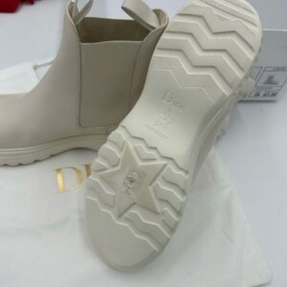 Women’s Dior leather ankle boots size 39 made in Italy - Picture 2 of 10